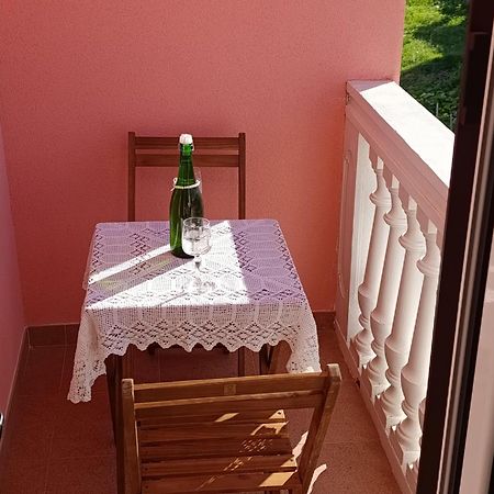 Apartmani Peko Паг Экстерьер фото