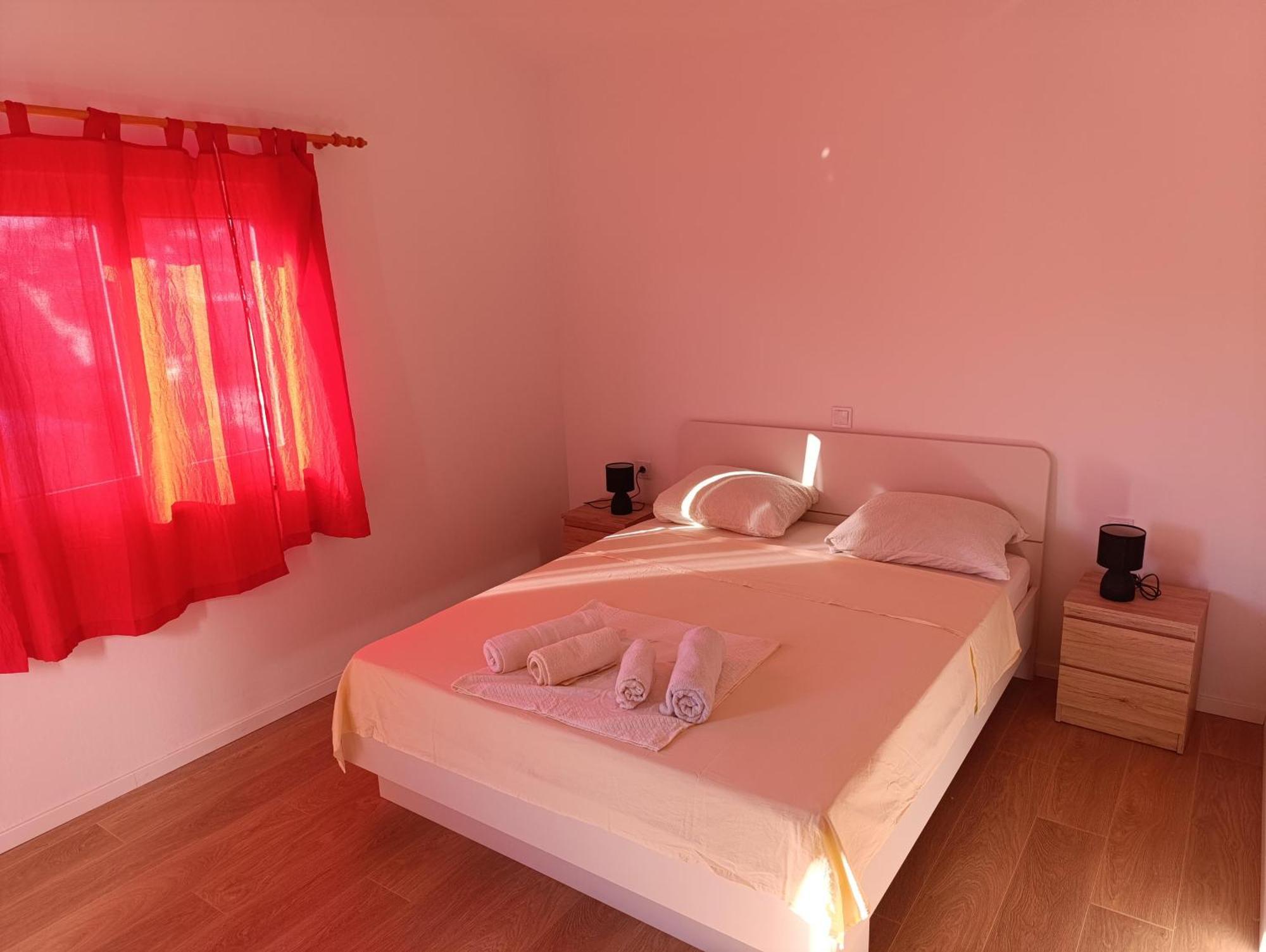 Apartmani Peko Паг Экстерьер фото