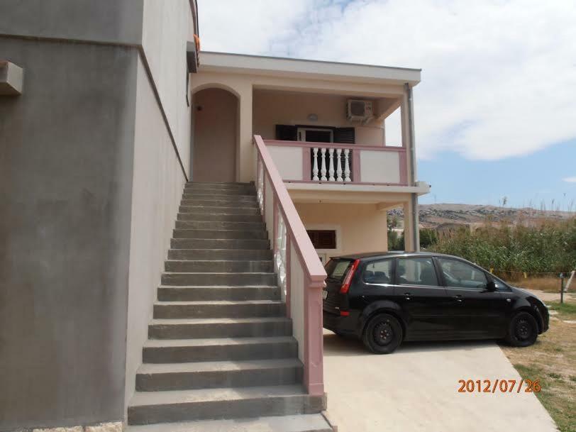 Apartmani Peko Паг Экстерьер фото
