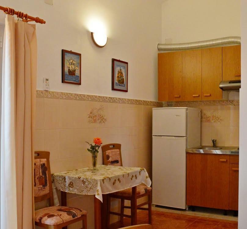 Apartmani Peko Паг Экстерьер фото