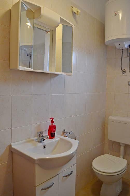 Apartmani Peko Паг Экстерьер фото