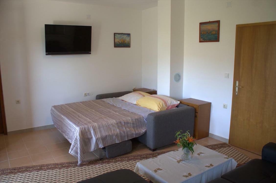 Apartmani Peko Паг Экстерьер фото