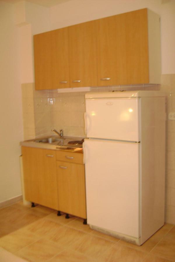 Apartmani Peko Паг Экстерьер фото